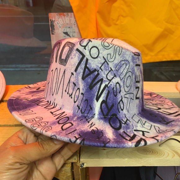 Trendy Mens/women clothes - Picture 15 of 16